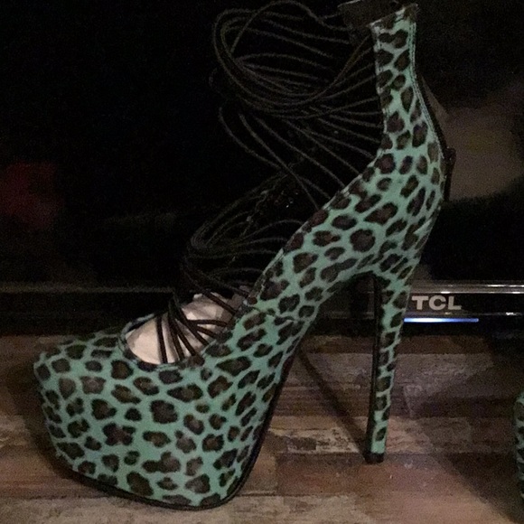 Heels 💚 - Picture 2 of 7